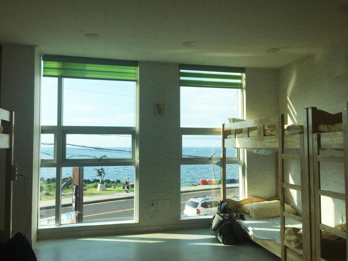 Jeju Airport Hostel Yesjun Exteriör bild