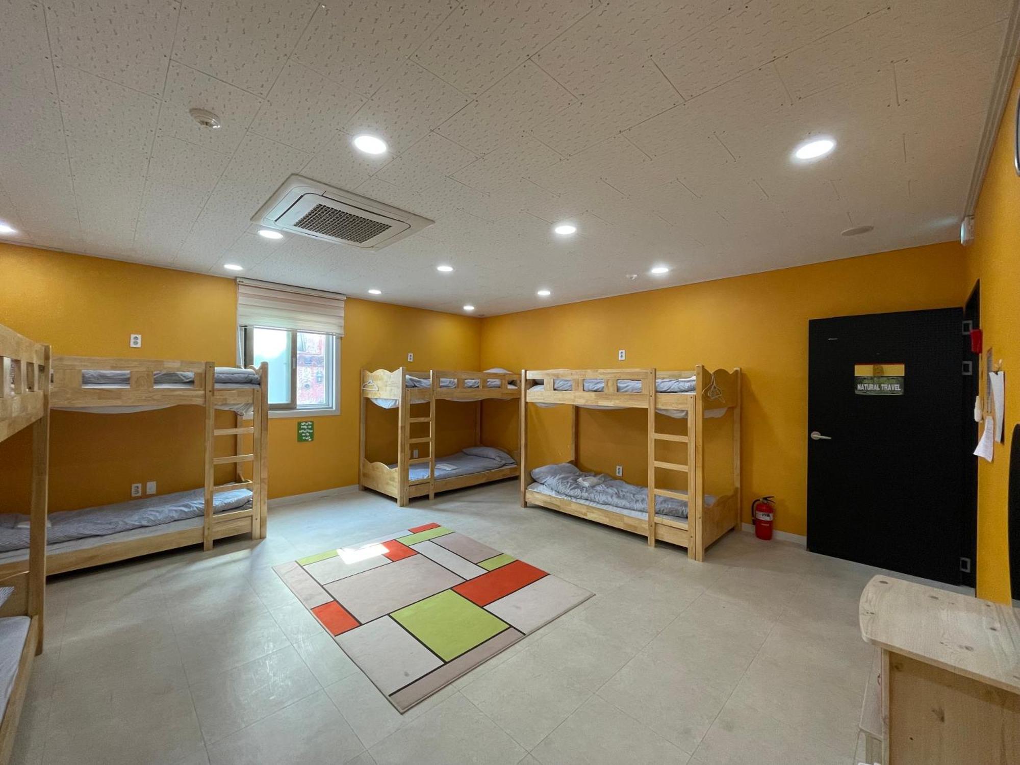 Jeju Airport Hostel Yesjun Exteriör bild