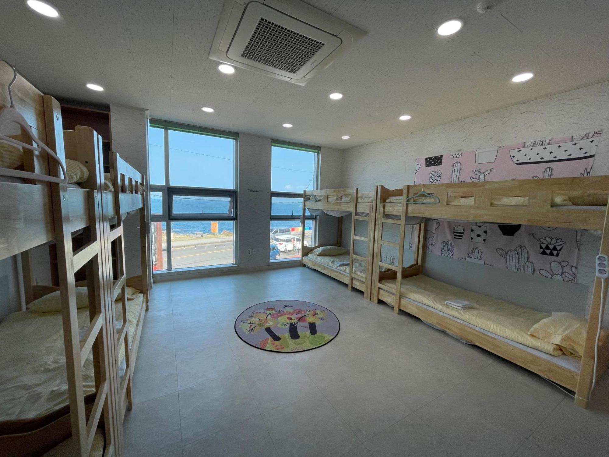 Jeju Airport Hostel Yesjun Exteriör bild