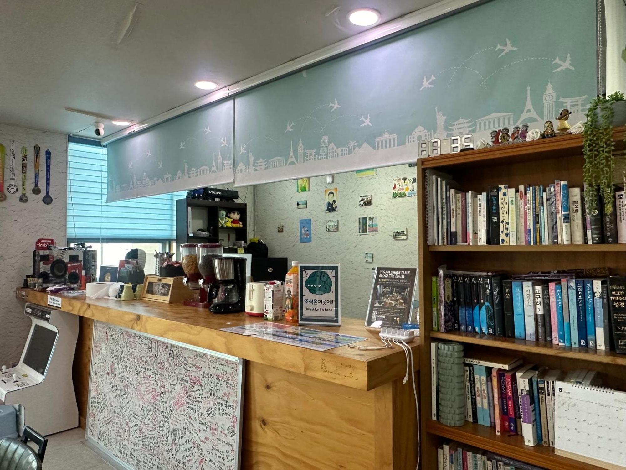 Jeju Airport Hostel Yesjun Exteriör bild